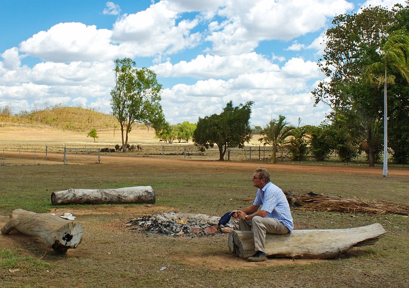 2009-11-06 22-00-57_3.jpg - Ein Cowboy nach getaner Arbeit - Bourbon trinken!